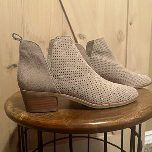 Dolce Vita Kaidie Suede Booties, 7.5